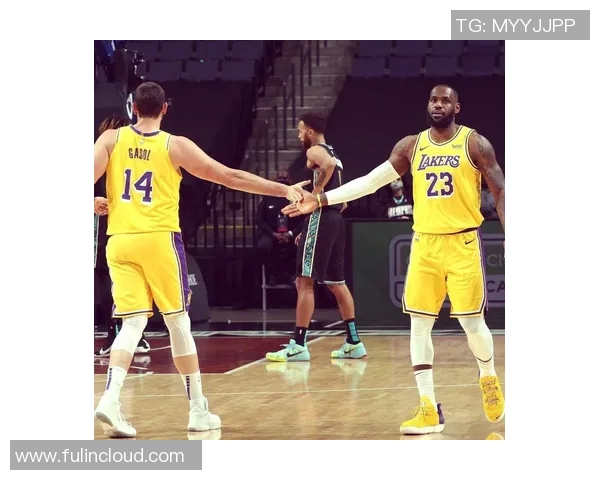 2007年3月30日火箭队对湖人队的经典对决回顾与精彩瞬间分析